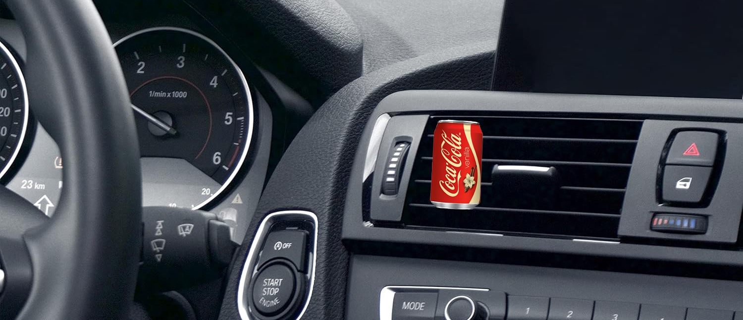 Odorizant Auto 3D Coca Cola Vanilie, Tip Doza, Clip Ventilatie, Parfum Intens și Persistent, Design Realist, Vegan Friendly Odorizant Auto 3D Coca Cola Vanilie, Tip Doza, Clip Ventilatie, Parfum Intens și Persistent, Design Realist, Vegan Friendly